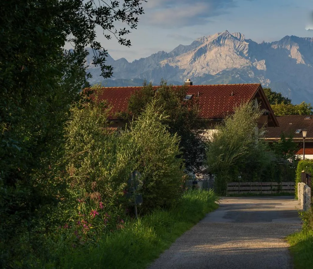 아파트 Das Bergquartier - Ferienwohnung Zugspitze 오버라우